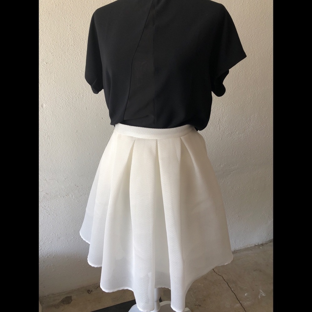 Timing for Anthropologie full white skirt
